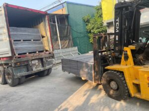 Kiện hàng CDF dày 12mm kích thước 2440 x 1835